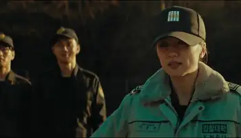 Cheong-nyeon-gyeong-chal (2017) Movie Screenshot (2)