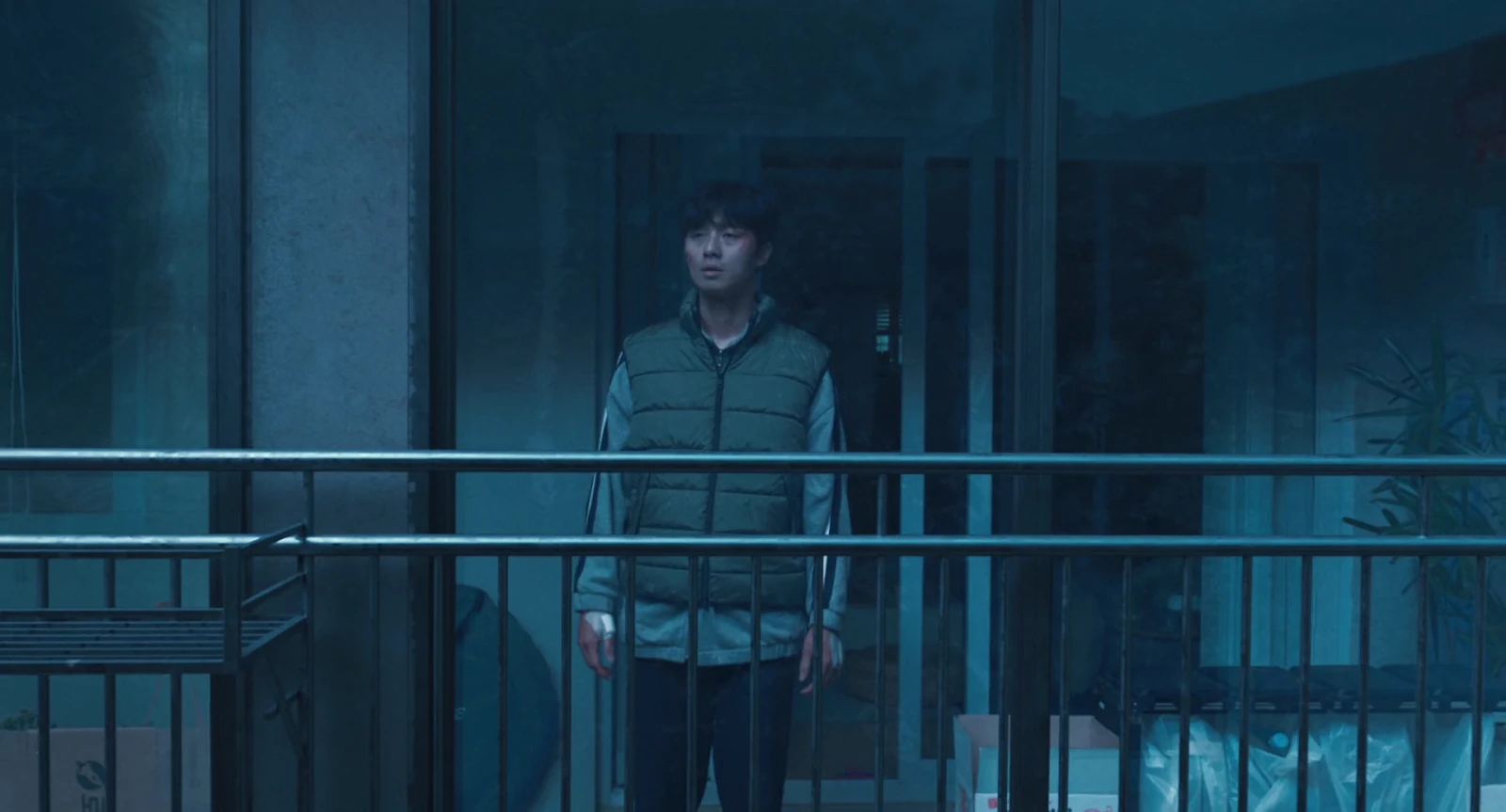 Concrete Utopia (2023) Movie Screenshot (1) Concrete Utopia (2023) Movie Screenshot (1)