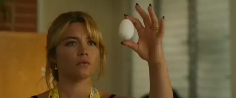 Don't Worry Darling (2022) Movie Screenshot (2) Don't Worry Darling (2022) Movie Screenshot (2)