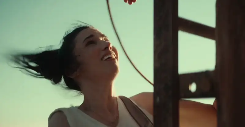 Fall (2022) Movie Screenshot (3) Fall (2022) Movie Screenshot (3)