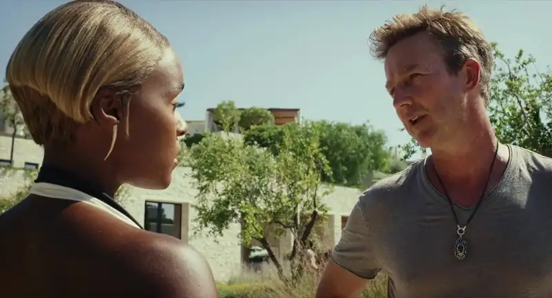 Glass Onion A Knives Out Mystery (2022) Movie Screenshot (2) Glass Onion A Knives Out Mystery (2022) Movie Screenshot (2)