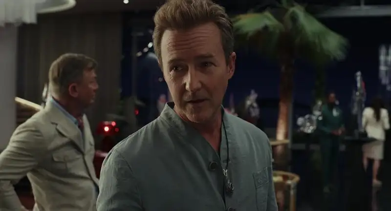 Glass Onion A Knives Out Mystery (2022) Movie Screenshot (3) Glass Onion A Knives Out Mystery (2022) Movie Screenshot (3)