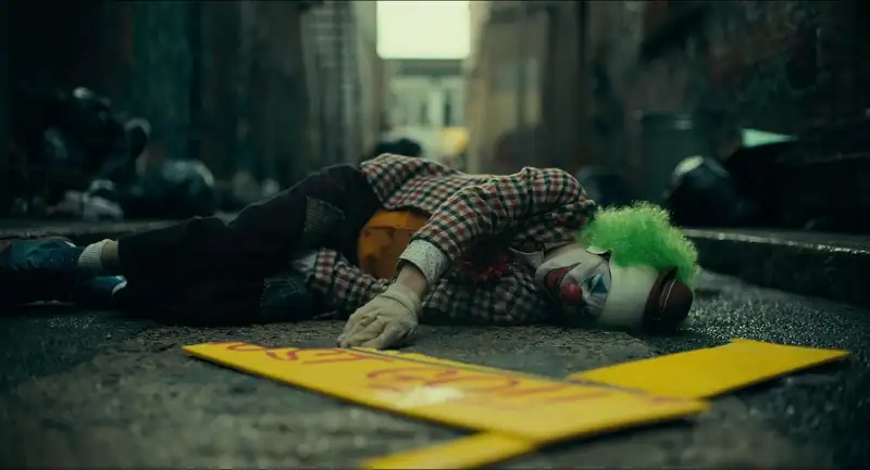 Joker (2019) Movie Screenshot (1) Joker (2019) Movie Screenshot (1)