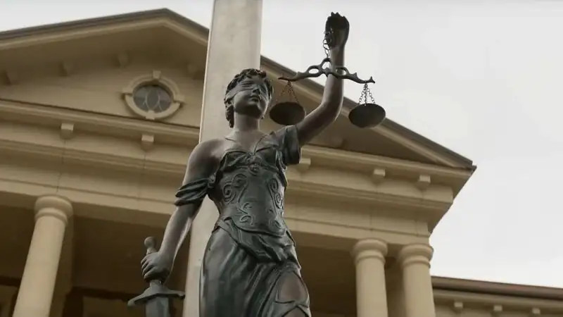 Juror #2 (2024) Movie Screenshot (2) Juror #2 (2024) Movie Screenshot (2)