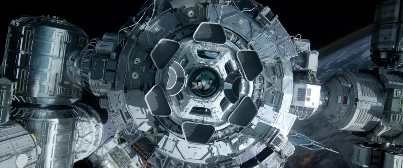 Life (2017) Movie Screenshot (2) Life (2017) Movie Screenshot (2)