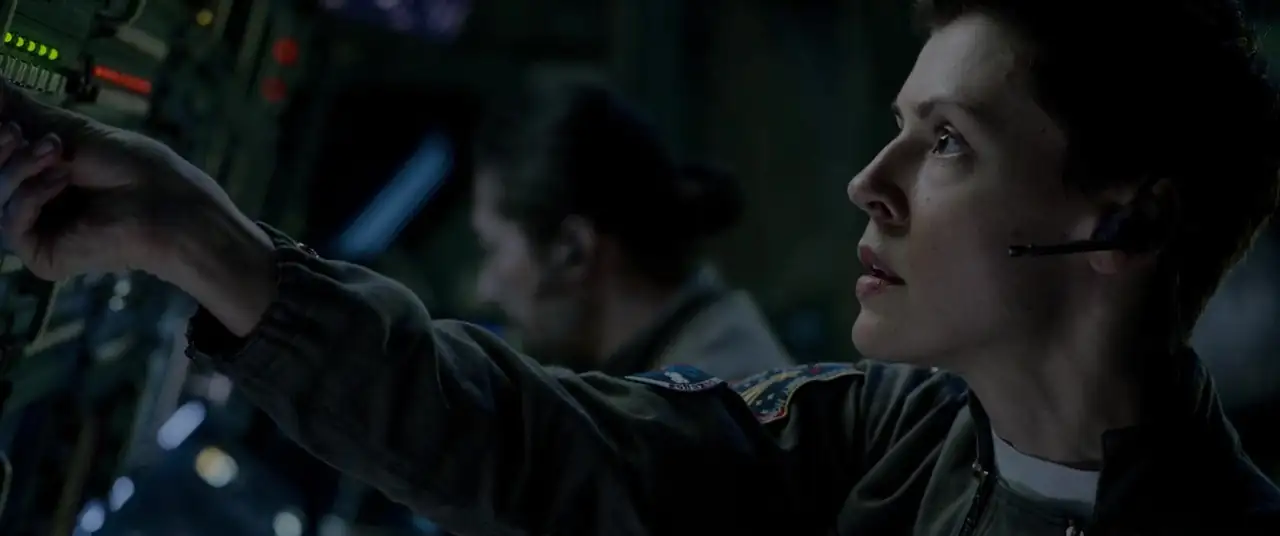 Life (2017) Movie Screenshot (5) Life (2017) Movie Screenshot (5)