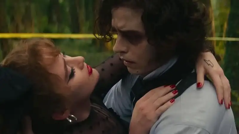 Lisa Frankenstein (2024) Movie Screenshot (3) Lisa Frankenstein (2024) Movie Screenshot (3)