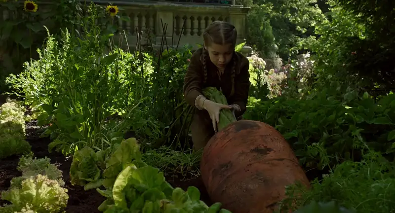 Miss Peregrine's Home for Peculiar Children (2016) Movie Screenshot (3)