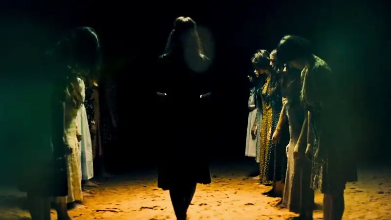 Moonage Daydream (2022) Movie Screenshot (3) Moonage Daydream (2022) Movie Screenshot (3)