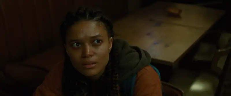 Sharper (2023) Movie Screenshot (2) Sharper (2023) Movie Screenshot (2)