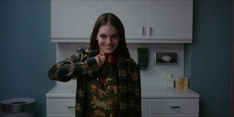 Smile (2022) Movie Screenshot (2) Smile (2022) Movie Screenshot (2)