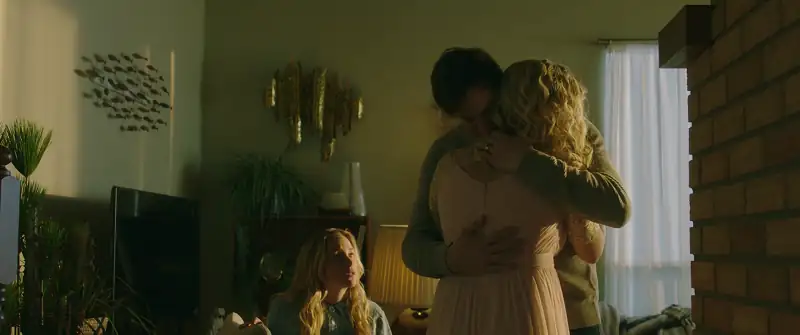 Spontaneous (2022) Movie Screenshot (5) Spontaneous (2022) Movie Screenshot (5)